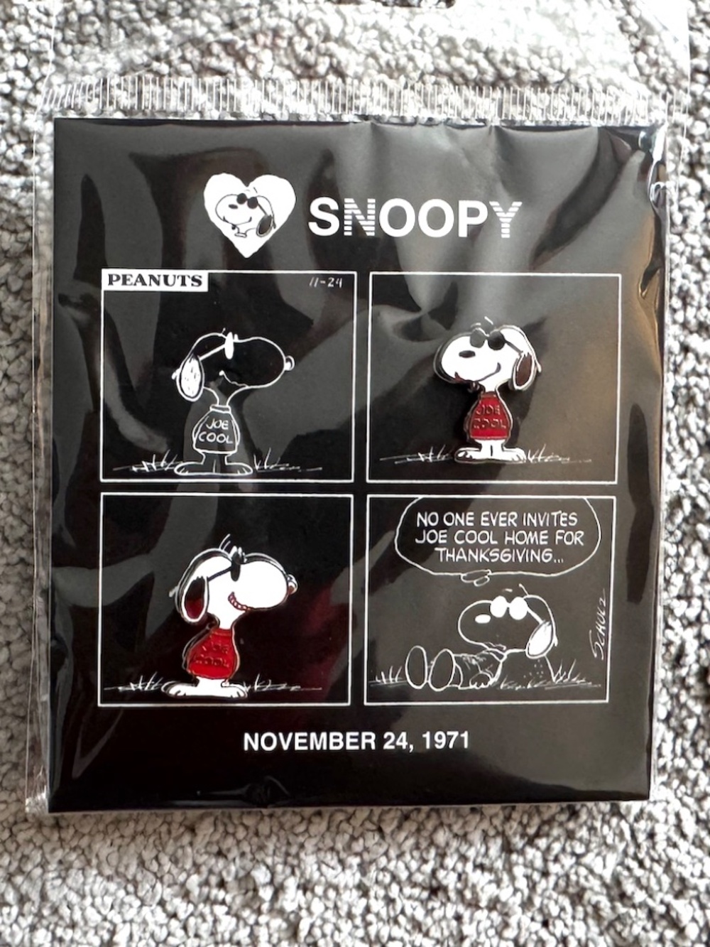Peanuts Snoopy in Style Joe Cool (2) pin set on comic panel - rare